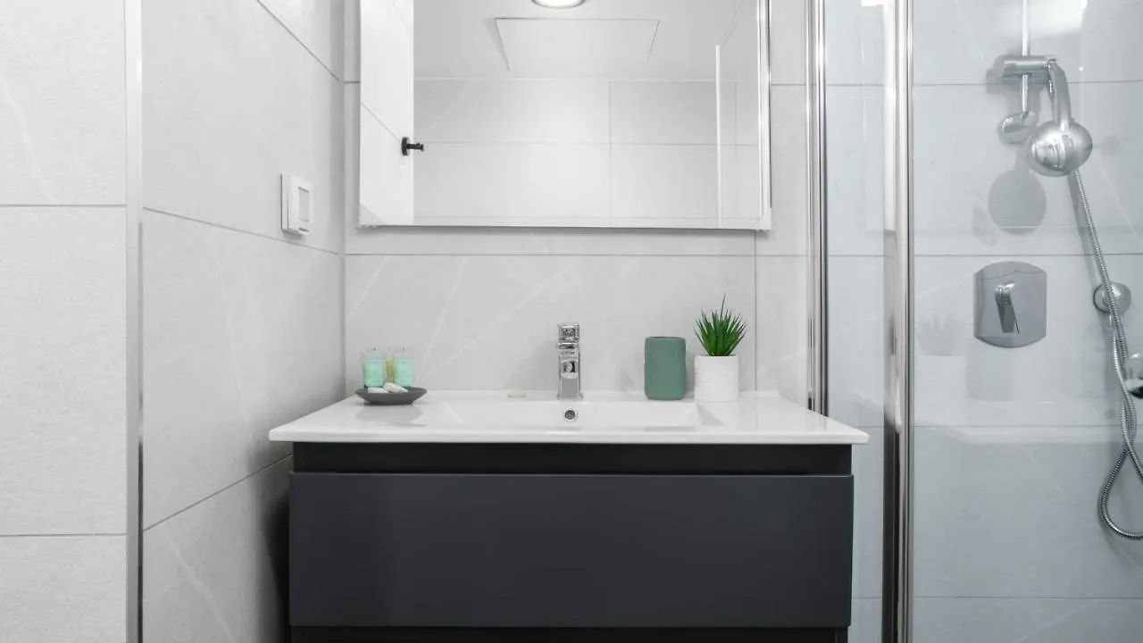 אילת Big Studio With Balcony 100M From The Beach - By Edom דירה