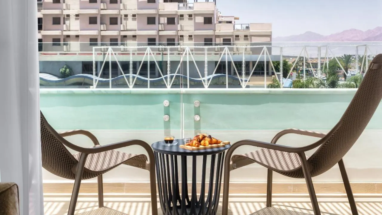 Big Studio With Balcony 100M From The Beach - By Edom Eilat Apartment