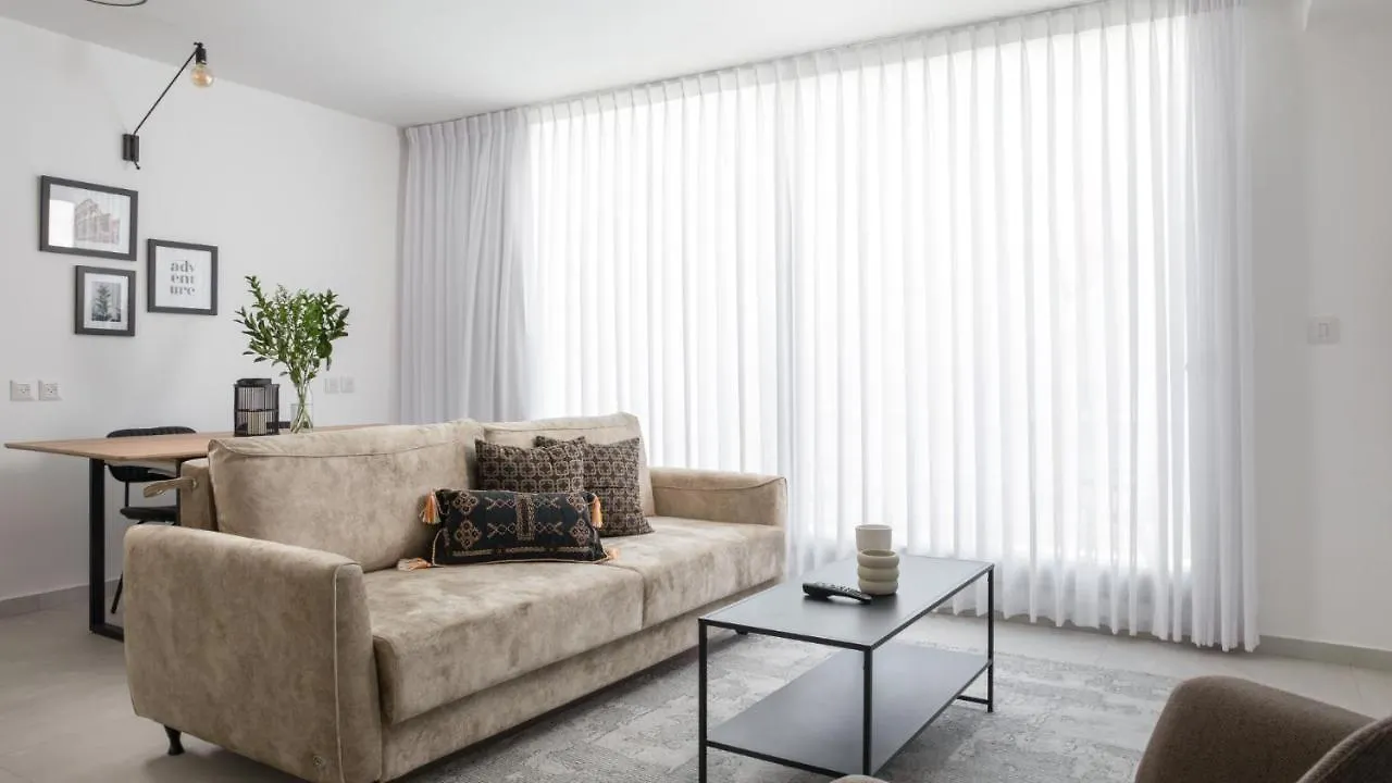 Big Studio With Balcony 100M From The Beach - By Edom Eilat Apartment